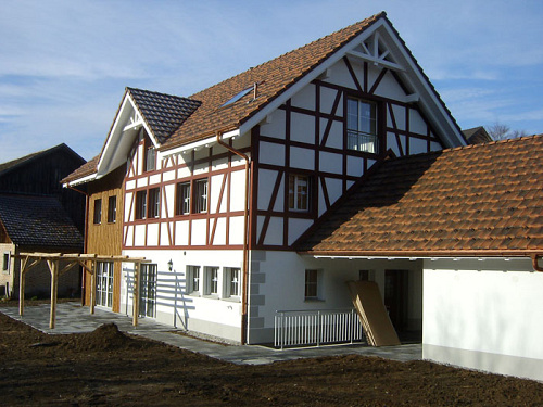 Fassade mit Riegelimitat